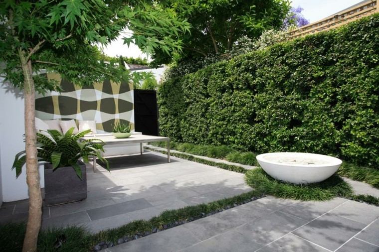 fuente-redonda-jardin-peque%C3%B1o.jpg