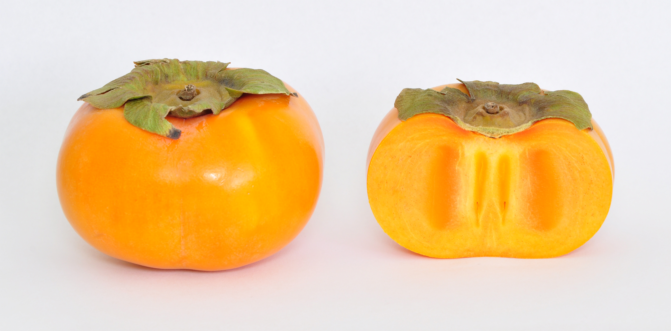 Fuyu_Persimmon_%28Diospyros_Kaki%29.jpg