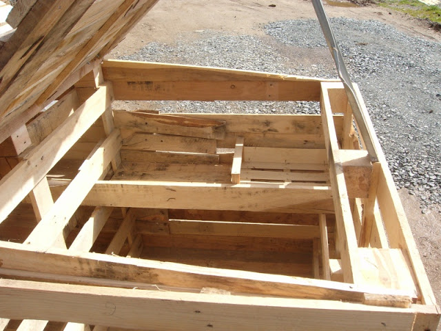 gallinero+palet3.jpg