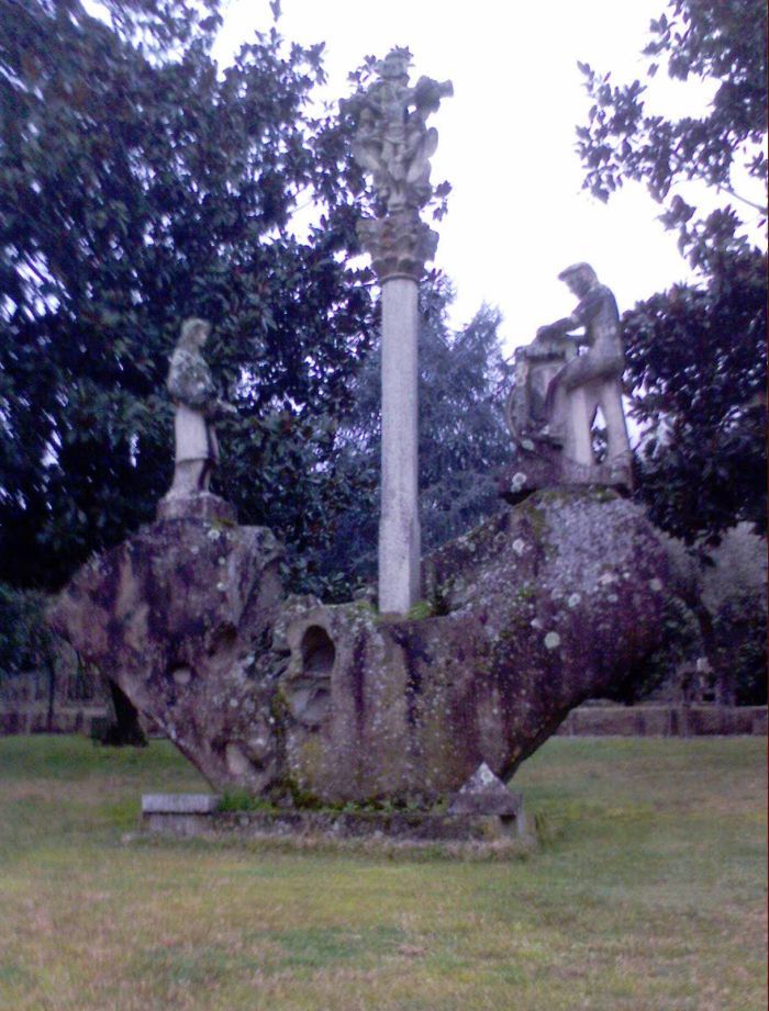 Grupo escultórico.jpg