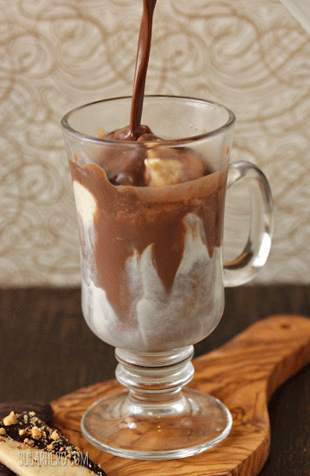 helado-con-chocolate.gif