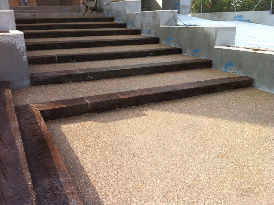 Hormig%25C3%25B3n+desactivado+con+madera.JPG