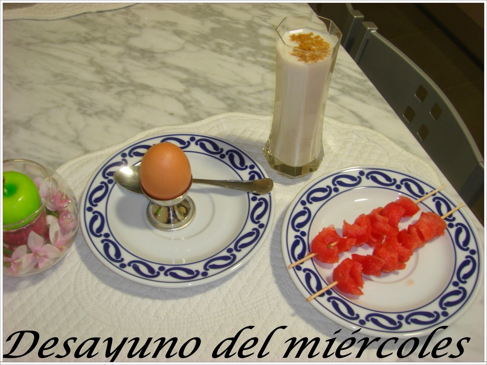 huevo,+leche+de+soja+y+brocheta+de+sand%C3%ADa.JPG