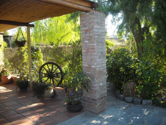 jdv1319123988l.jpg