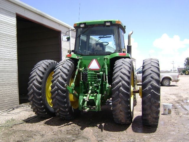 John+Deere+8100+DT+ahipn.JPG