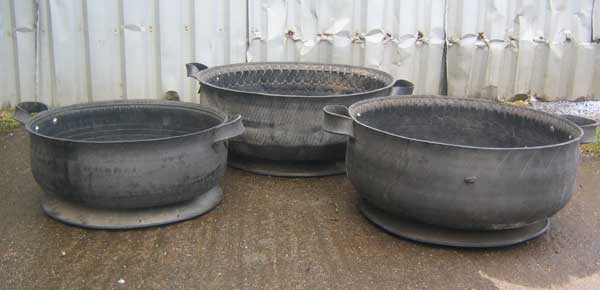 kitsch-u-like-recycled-rubber-tyre-planters.jpg