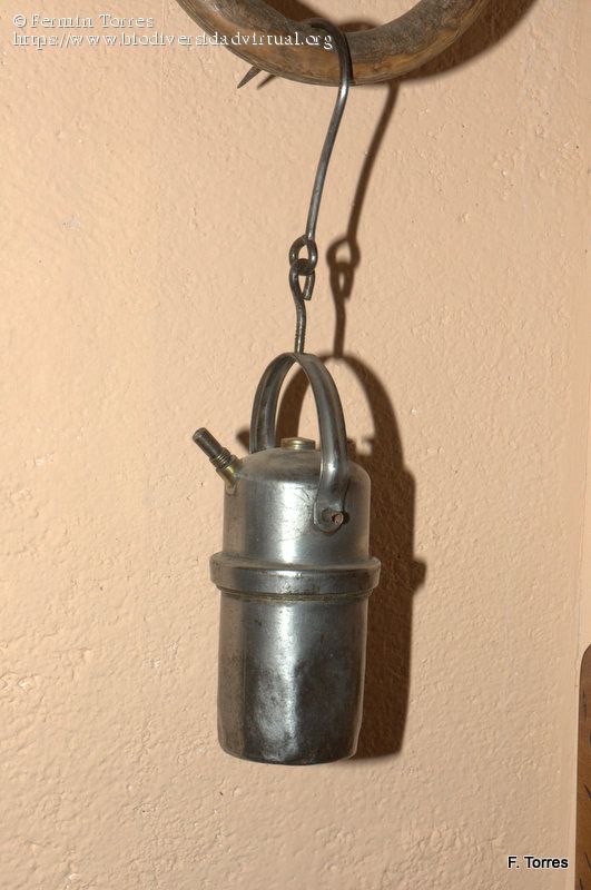 Lampara-de-carburo-21715.jpg