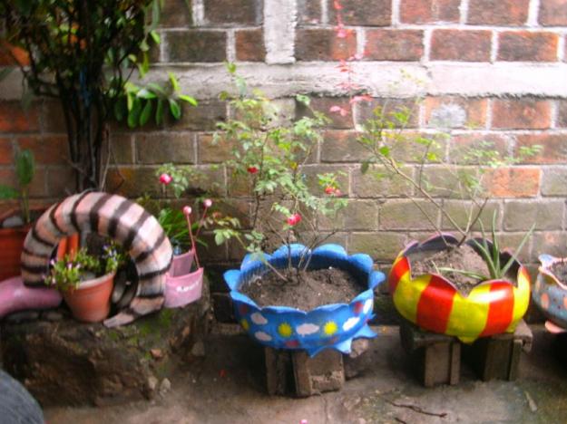 -macetas-de-llantas-por-encargo-y-adornos-para-jardin-Vendo-pulseras-aritos-y-cadena-El-Salvador.jpg