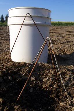 metalstandsbucket.jpg