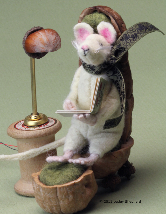 mouse-in-chair-w-lamp.jpg