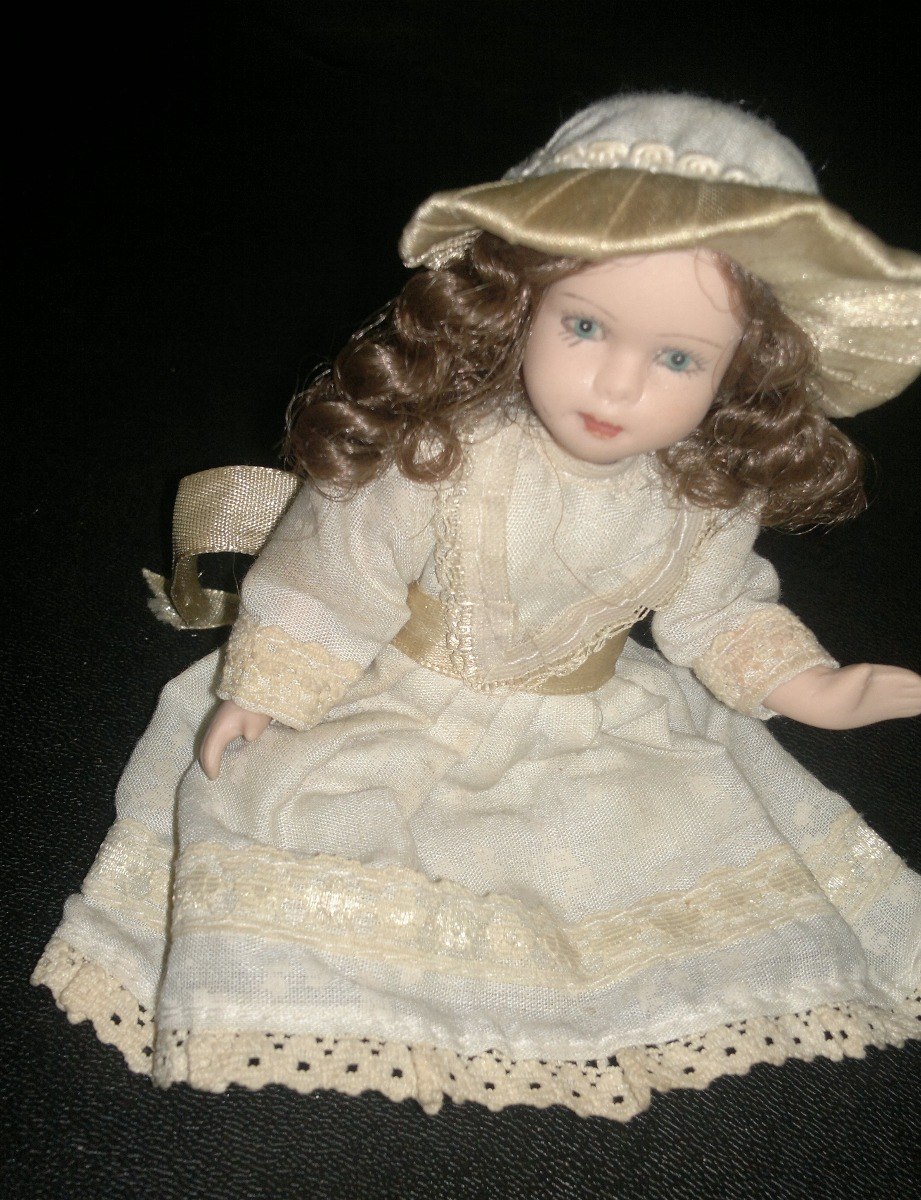 munecas-antiguas-de-porcelana-coleccion-lote-5-munecas-D_NQ_NP_660826-MLA27150032925_042018-F.jpg