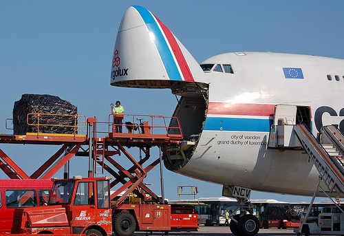 ncias-ventajas-desventajas-coste-contenedores-airbus-380-comercio-por-aire-internacional-delante.jpg