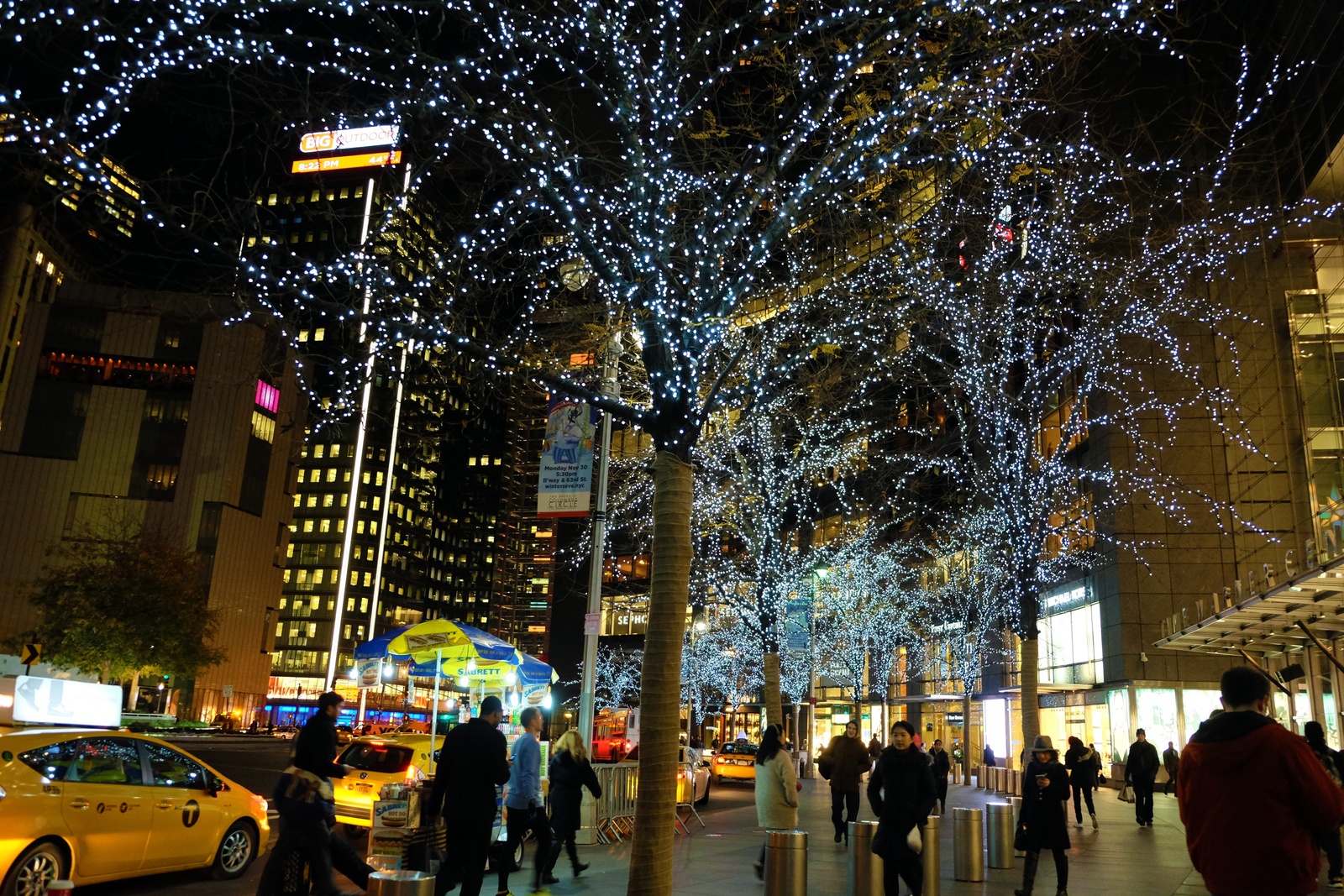 ng-christmas-christmas-decoration-metropolis-christmas-lights-urban-area-metropolitan-area-29037.jpg