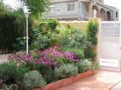 normal_jardin%20delantero%20003.jpg