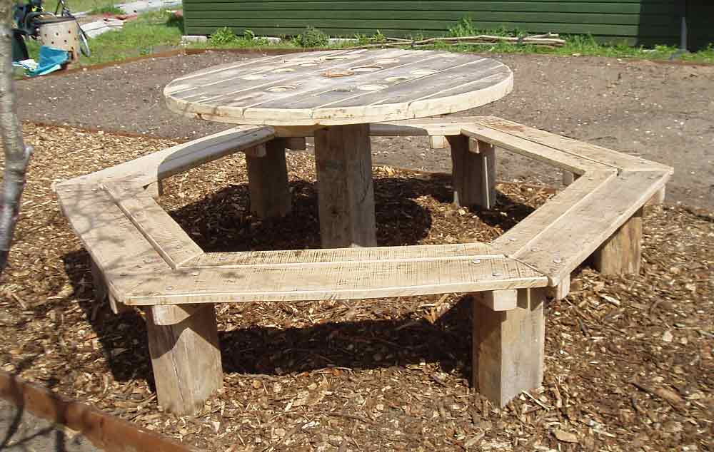 Oak-tree-seat-wp.jpg