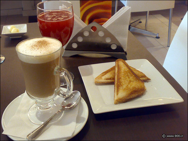 Och_6338_2921-05-DesayunoConSandwichPrensado.jpg