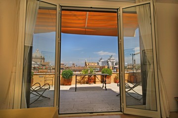 opt1207043670h.jpg