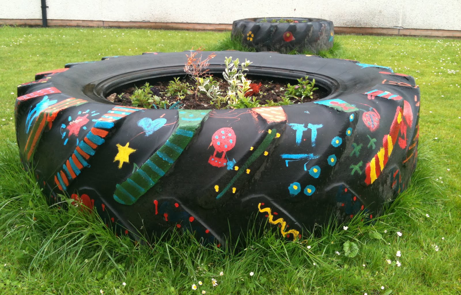 Painted+tyre.jpg