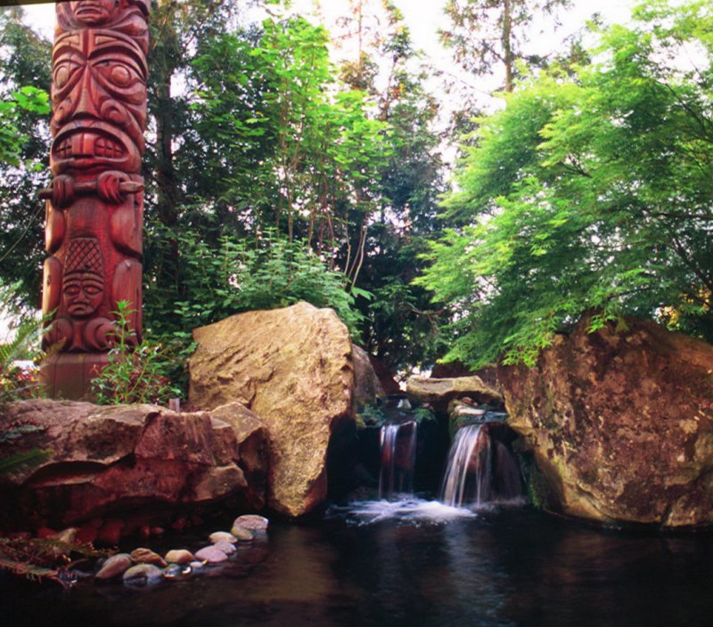 part_totem_and_water.jpg