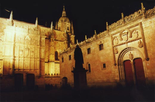 Patio de Escuelas.jpg
