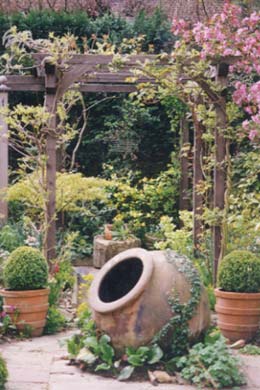 paul-pergola%20y%20maceteros.jpg
