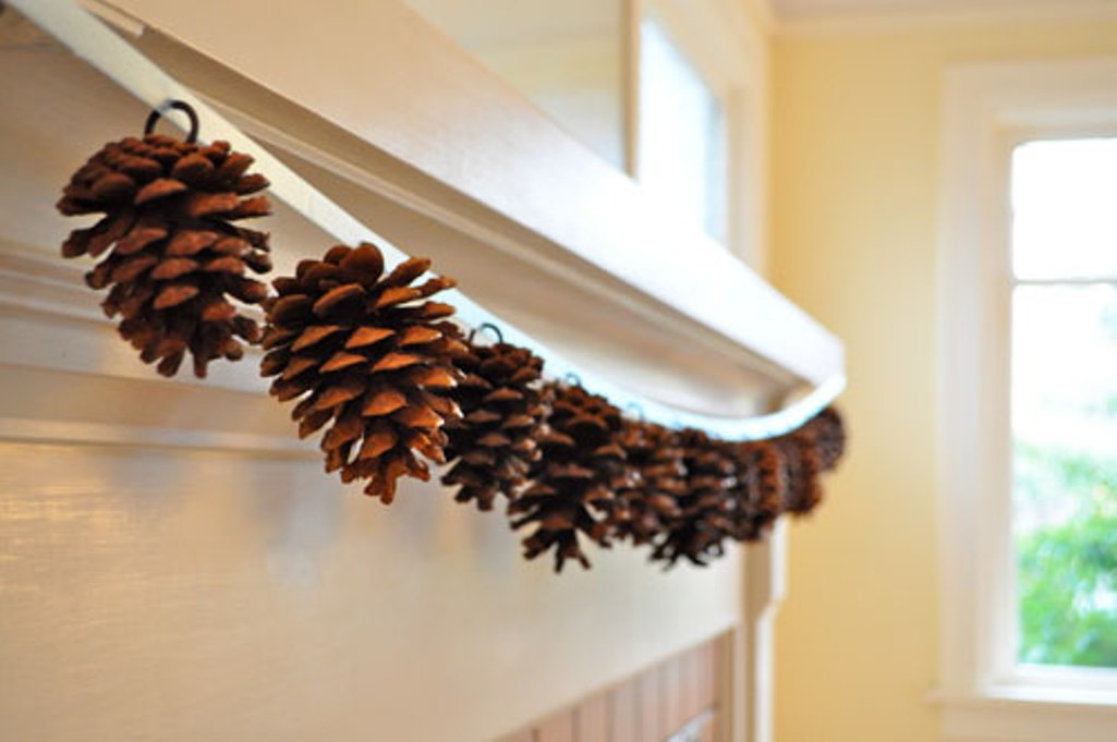pine_cone_garland_1.jpg