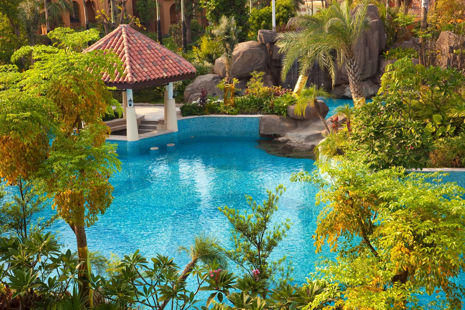 piscinas-de-agua-clara-en-un-nuevo-distrito-chino.jpg