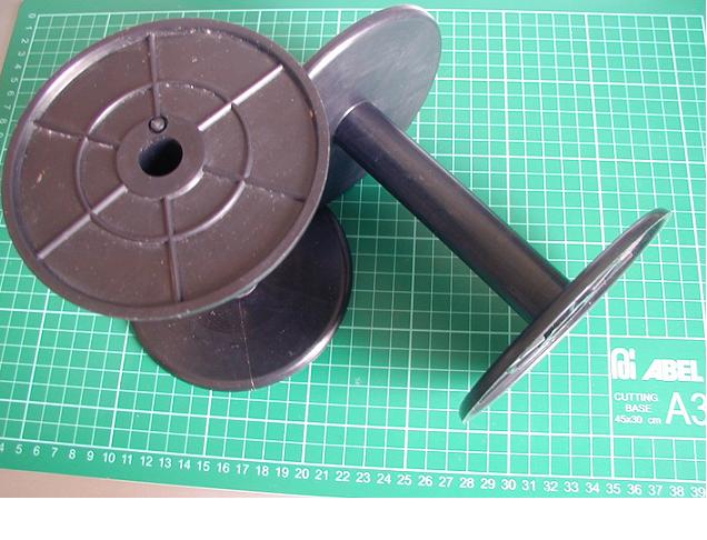 Plastic_Bobbin_Spool.jpg