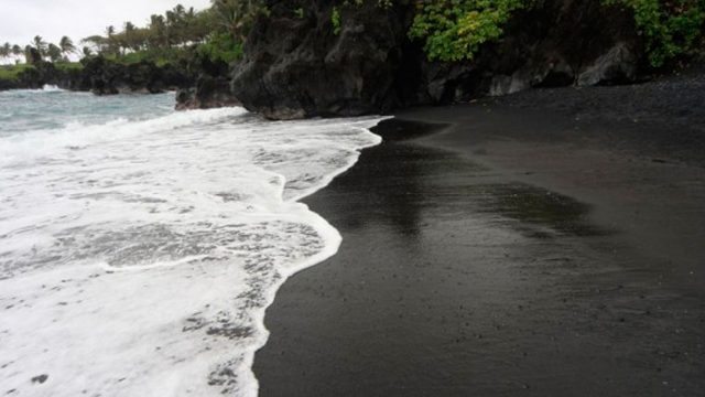 playas-arena-negra-640x360.jpg