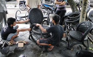 recycled-rubber-tires-furniture-from-indonesia.jpg
