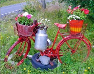 red-bicycle-garden-art-300x236.jpg