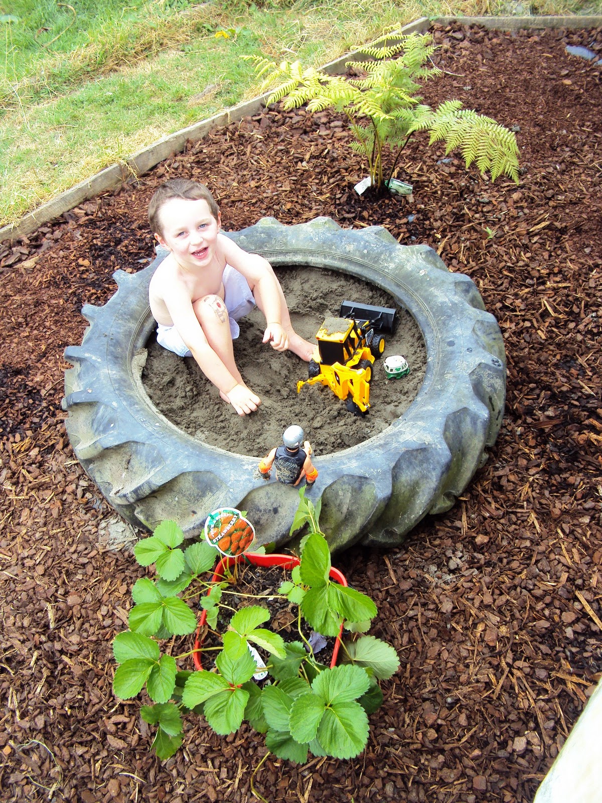 Repurposing+a+tractor+tire.JPG