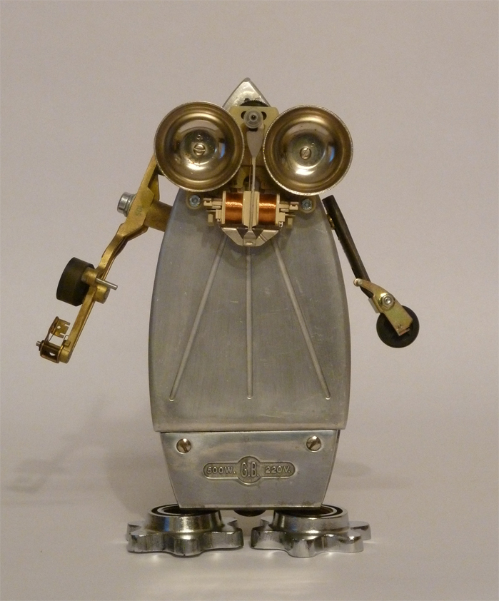 robot+plancha+antigua+reciclaje+reutilizacion+vintage+2.jpg