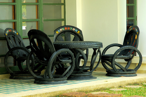 Salon-en-pneus--Hua-Hin--Thailande-jpg.jpg