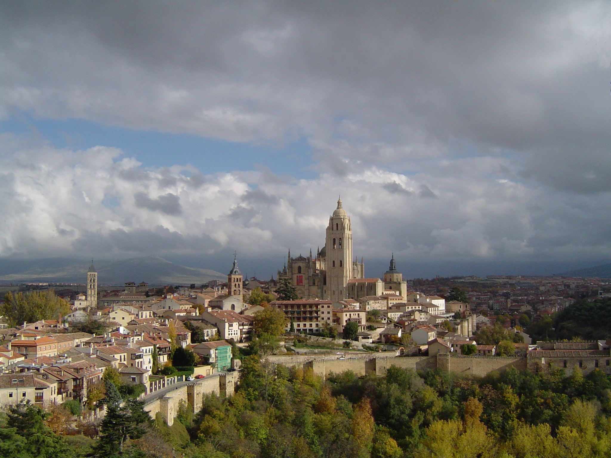Segovia_from_the_top_of_the_Alcazar.jpg