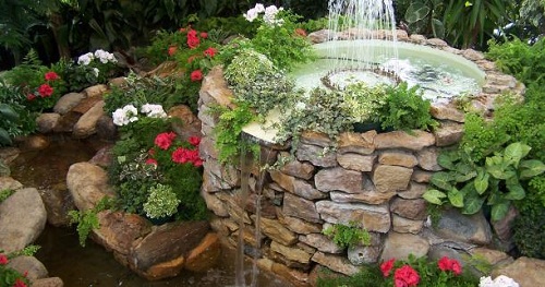 Small-Yard-Fountain-Ideas.jpg