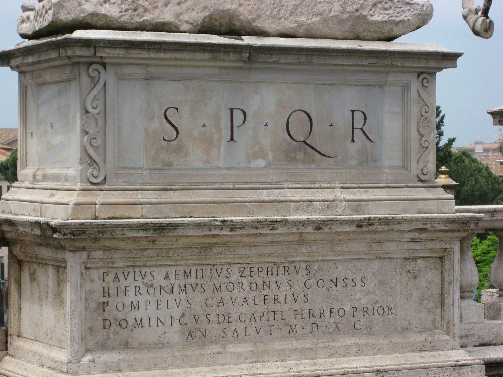 SPQR.JPG