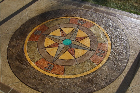 stamped-concrete-patio-compass_0961ab31958c55fc24a96bfd3f444894_3x2.jpg