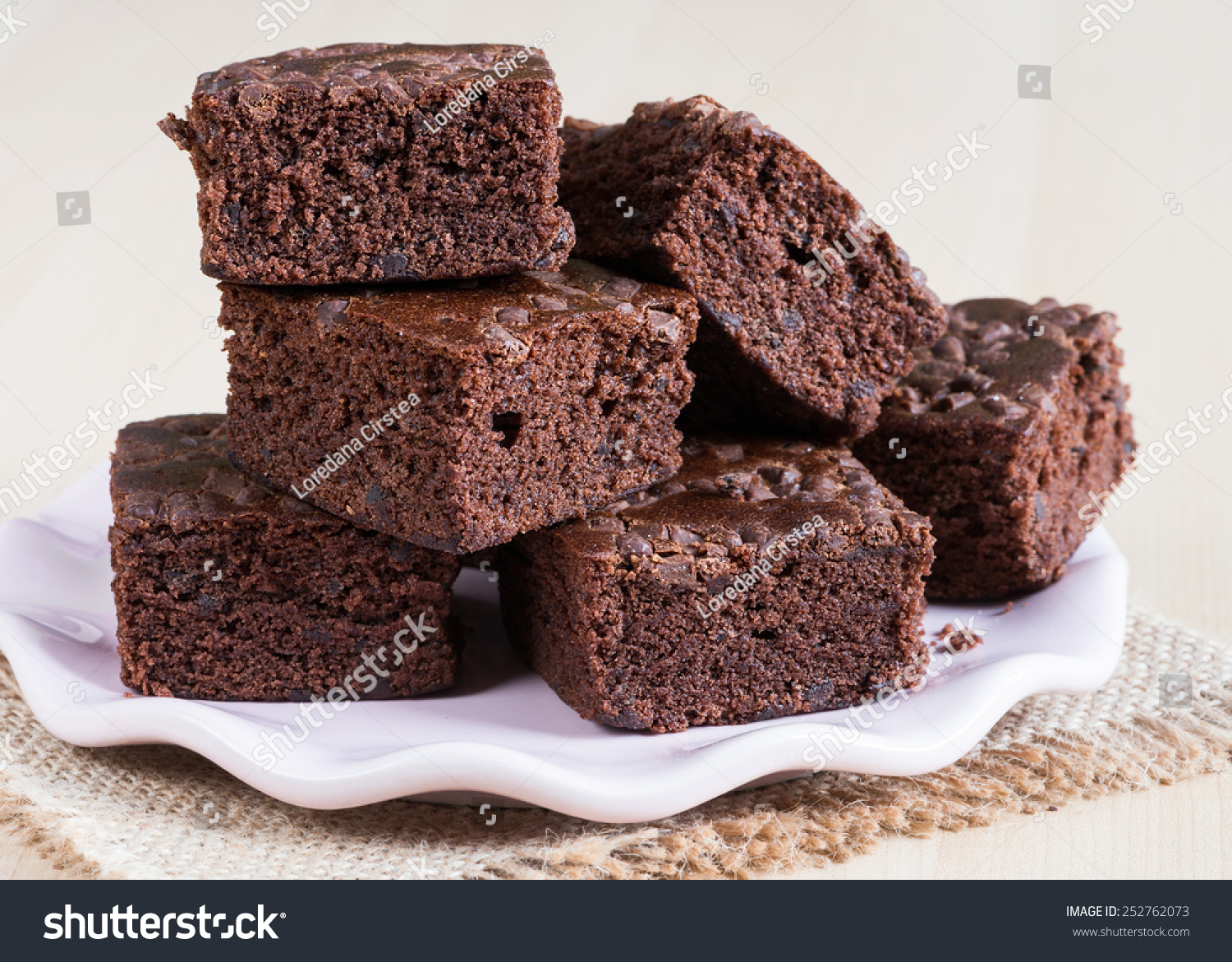 stock-photo-delicious-chocolate-brownies-252762073.jpg