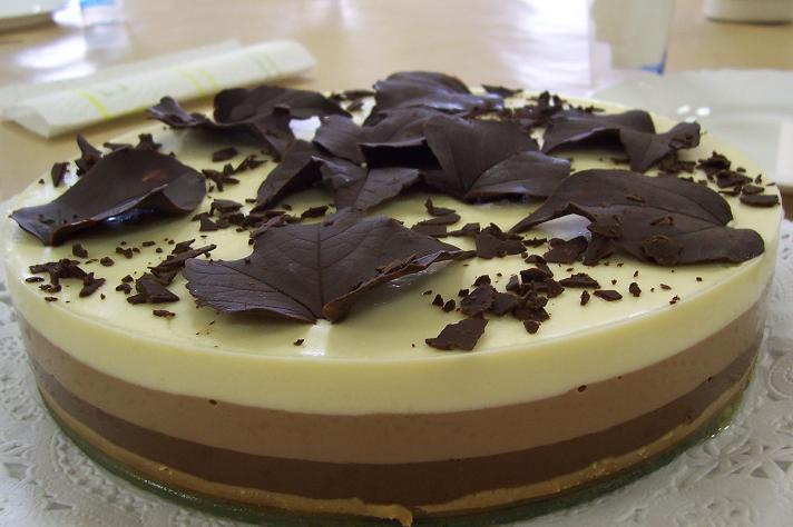tarta%20tres%20chocolates.jpg