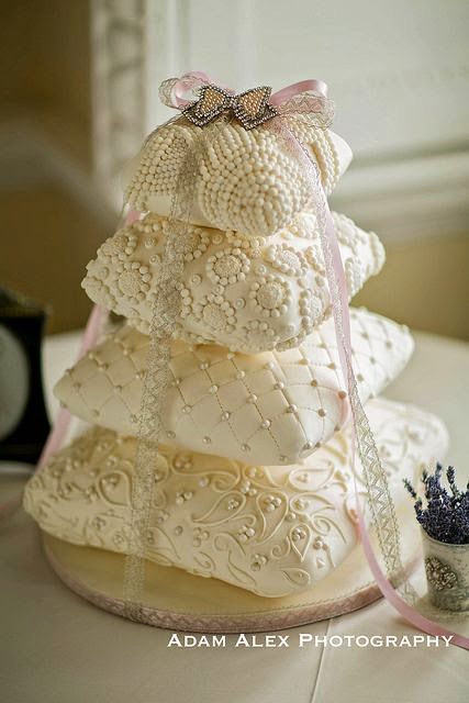 Tarta%2Bboda%2Bcojines.jpg