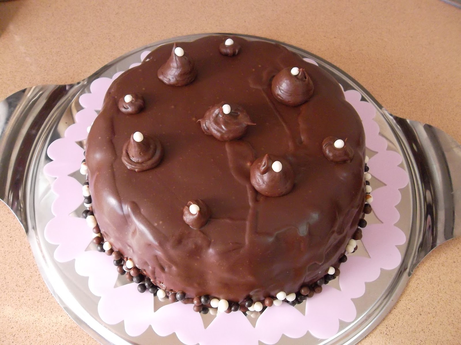 TARTA+CHOCOLATE+Y+CREMA+DE+CHO+BLANCO.JPG