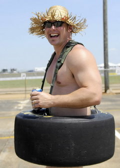 tire-man2-0424jpg-bdfb84eb40e8bb88_medium.jpg