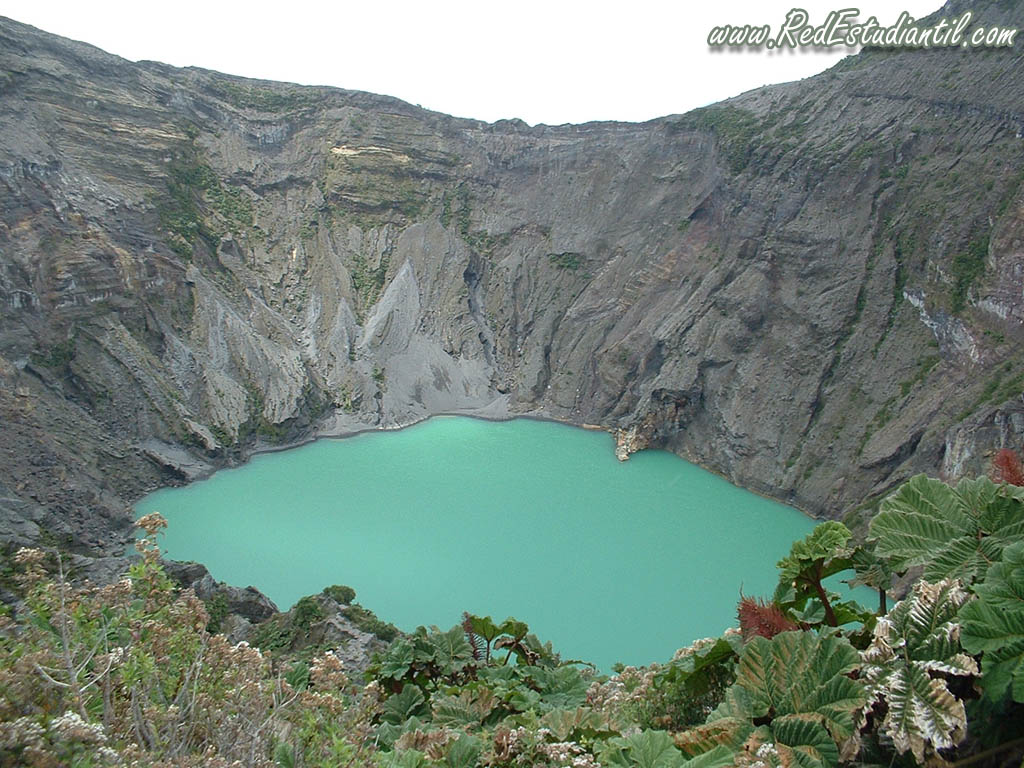 Volcan_Irazu_1024X768_zpsfa797c44.jpg