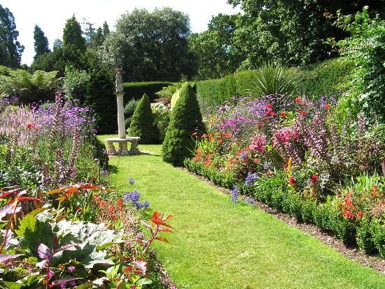 walled-garden.jpg