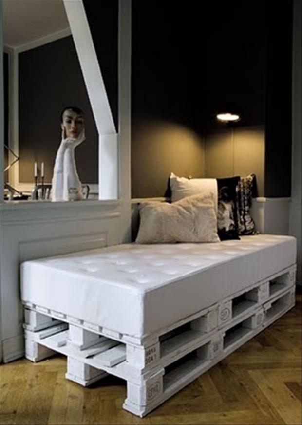 wedding-bench-made-from-old-pallets.jpg