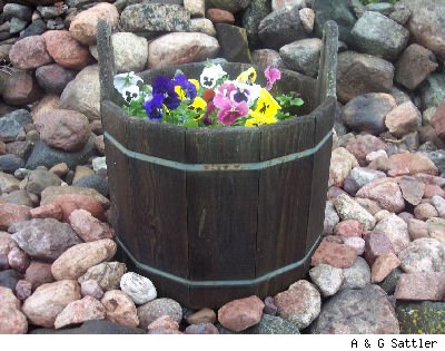 wood-planter-with-pansies.jpg